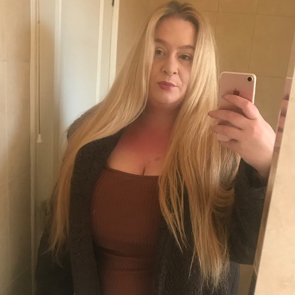 Meet your Posher, Carly - Picture 1 of 1